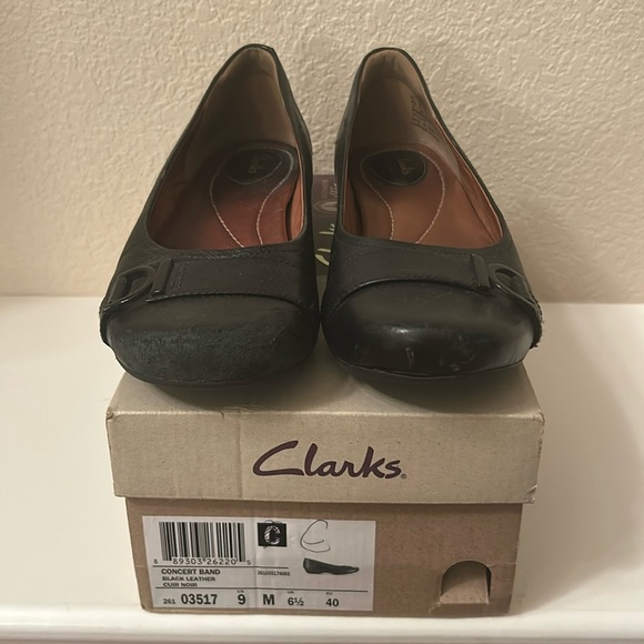 Women’s Clark’s black slip on shoes, size 9. - Picture 1 of 11
